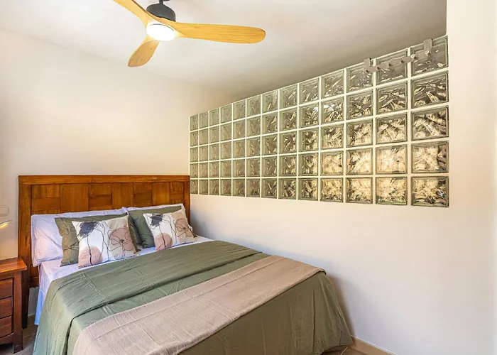 As De Casas - In Mar - El Mocan بالم مار